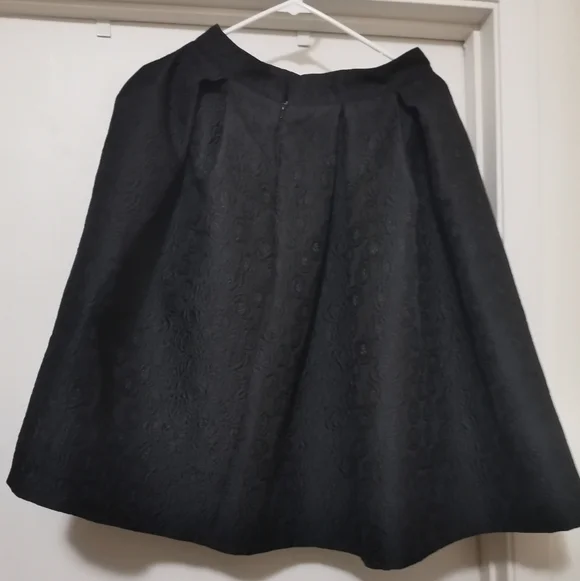 Rachel Parcell Classic black skirt - Picture 2 of 6